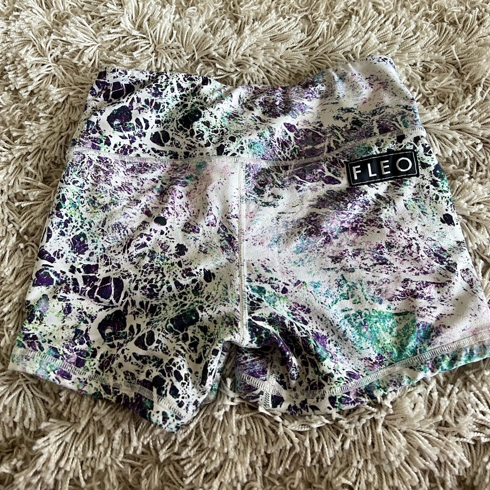 Fleo size small double lined shorts